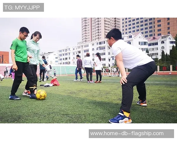 足球传球游戏的策略与技巧探讨提升团队配合与个人技术的最佳实践